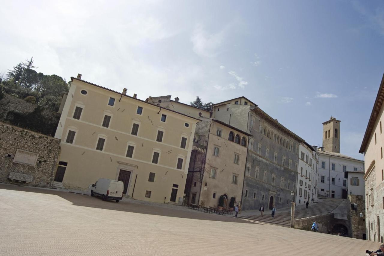 Apartmán Palazzo Lauri Spoleto Exteriér fotografie