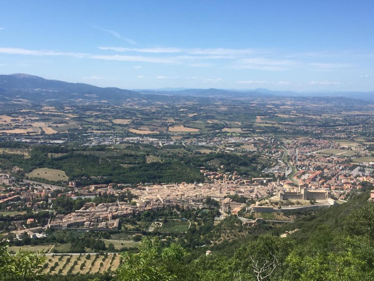 Apartmán Palazzo Lauri Spoleto Exteriér fotografie